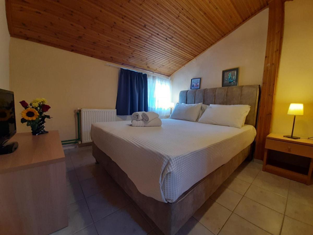 Hotel Flesvos Пефкохори Екстериор снимка