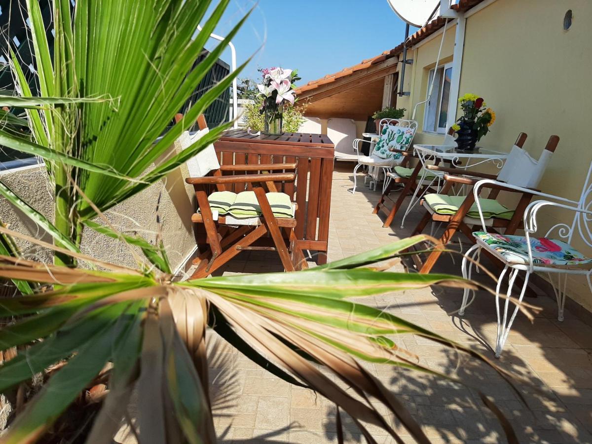 Hotel Flesvos Пефкохори Екстериор снимка