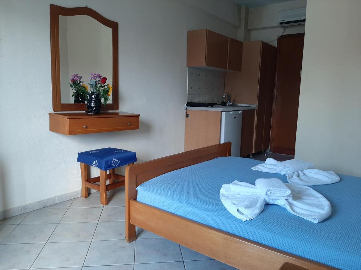 Hotel Flesvos Пефкохори Екстериор снимка