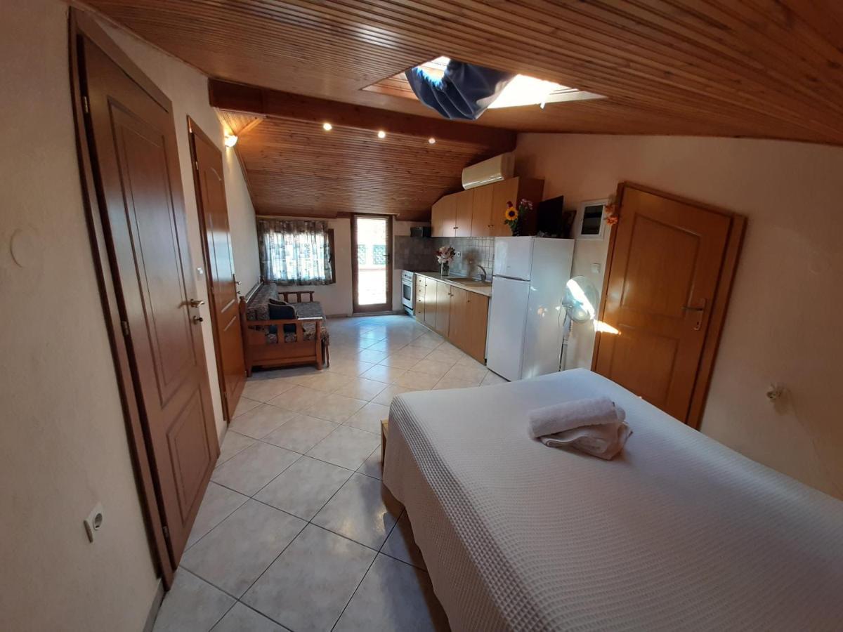 Hotel Flesvos Пефкохори Екстериор снимка