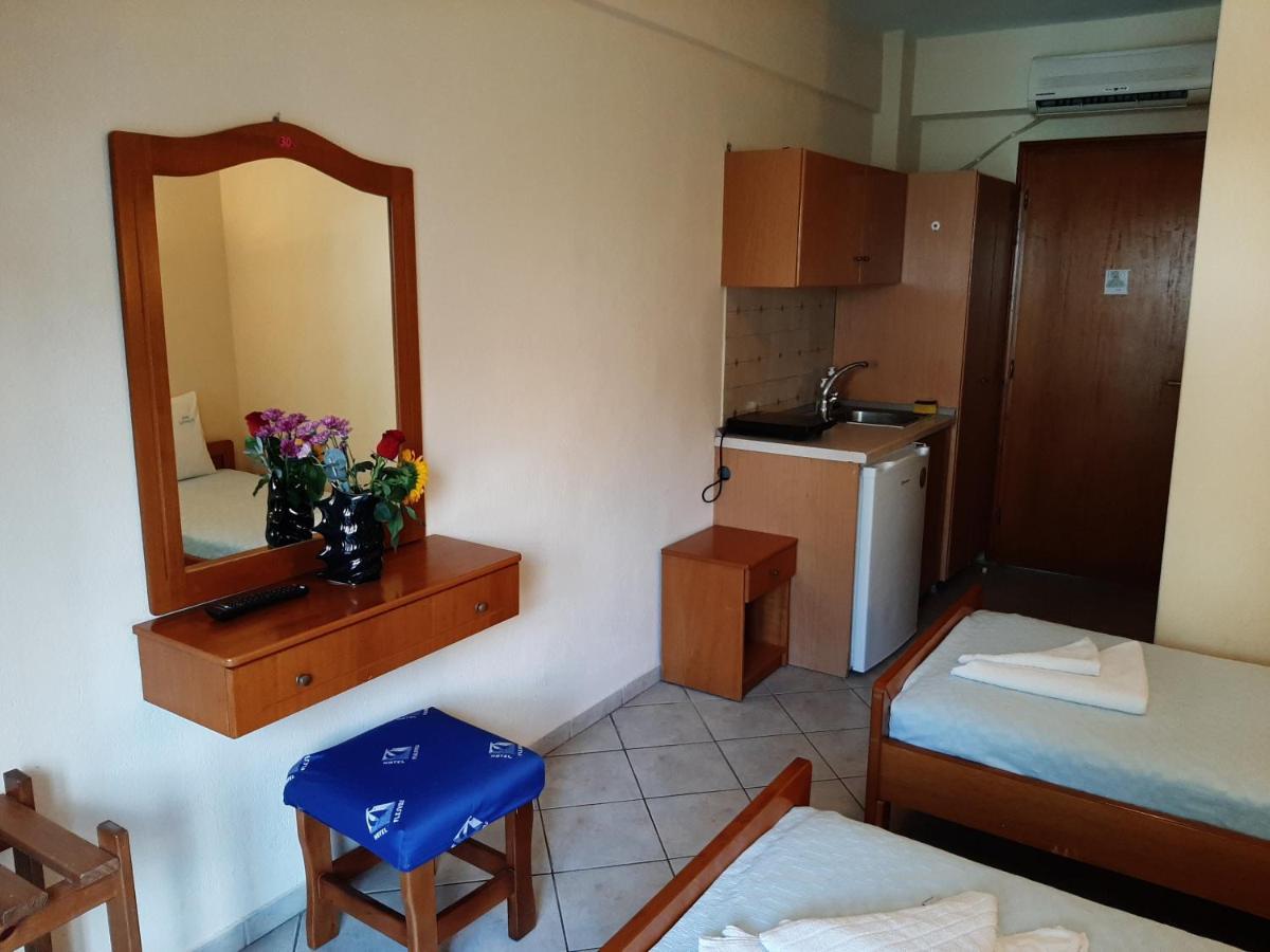 Hotel Flesvos Пефкохори Екстериор снимка