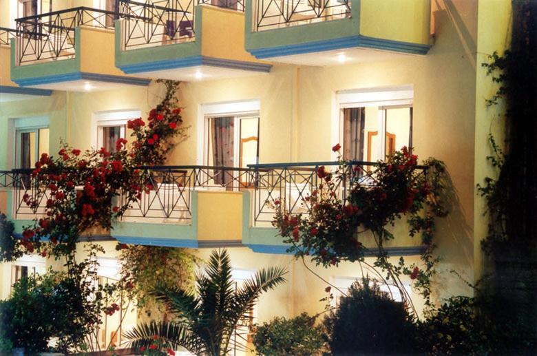 Hotel Flesvos Пефкохори Екстериор снимка