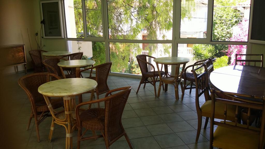 Hotel Flesvos Пефкохори Екстериор снимка